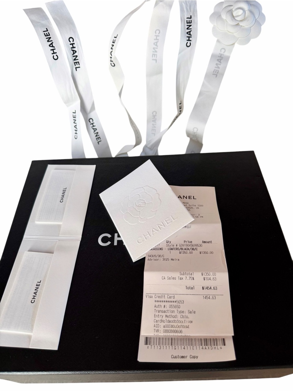 CHANEL Black and White Branded Box with Camellia Detail - Picture 13 of 14